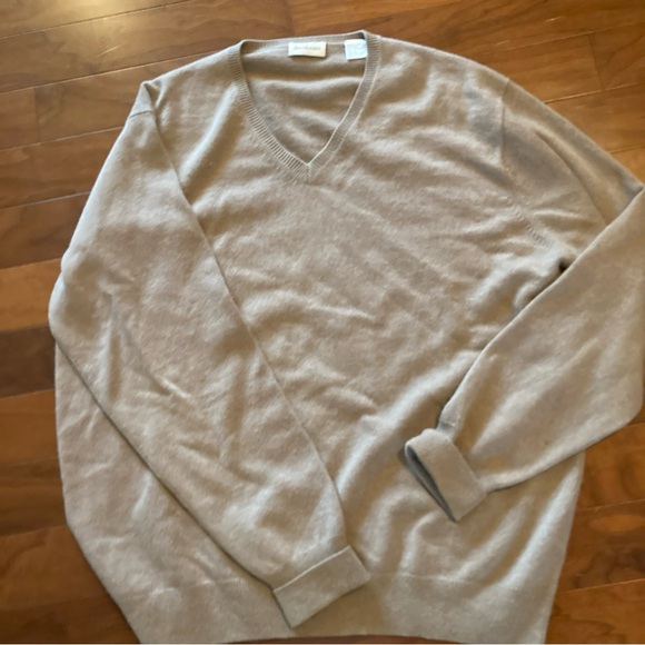 VTG Cashmere Men's SZ L tan Sweater V-Neck Pullover Jacobsons home Brand - Picture 2 of 3